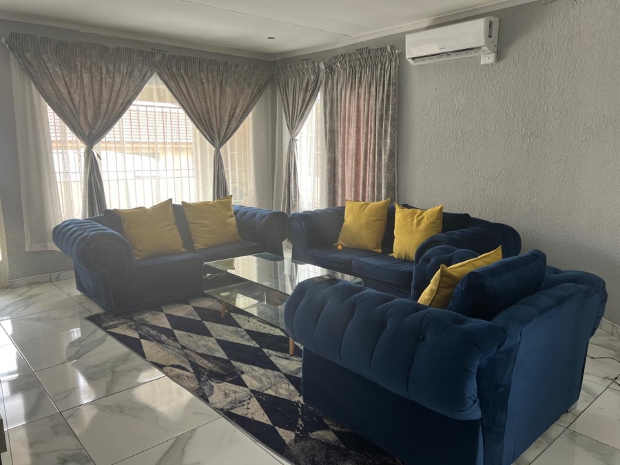 3 Bedroom Property for Sale in Struisbult Gauteng