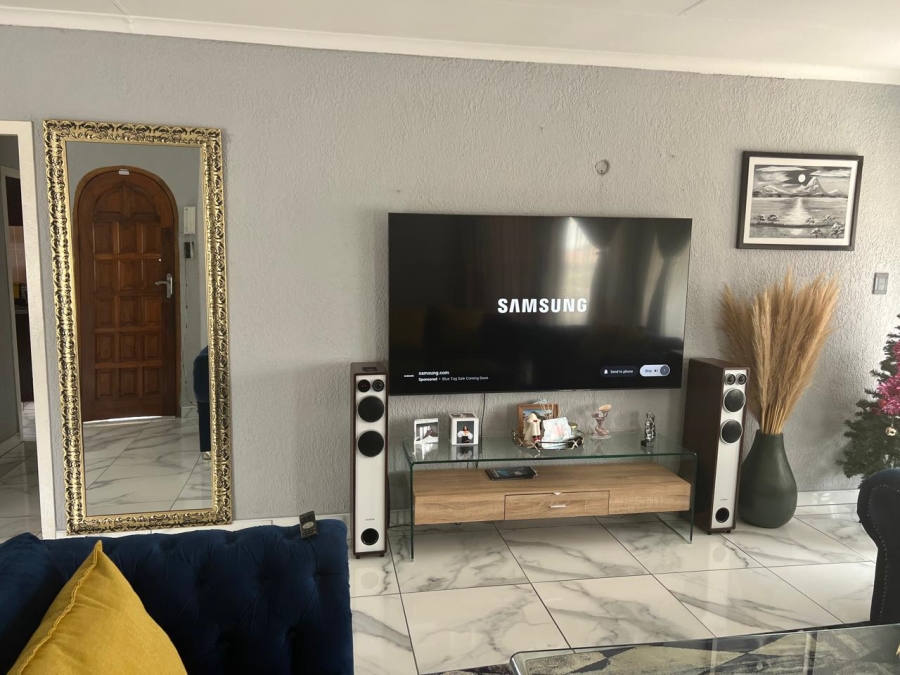 3 Bedroom Property for Sale in Struisbult Gauteng