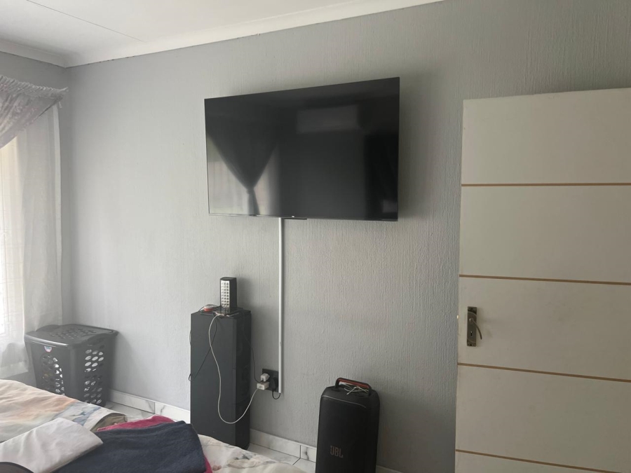 3 Bedroom Property for Sale in Struisbult Gauteng