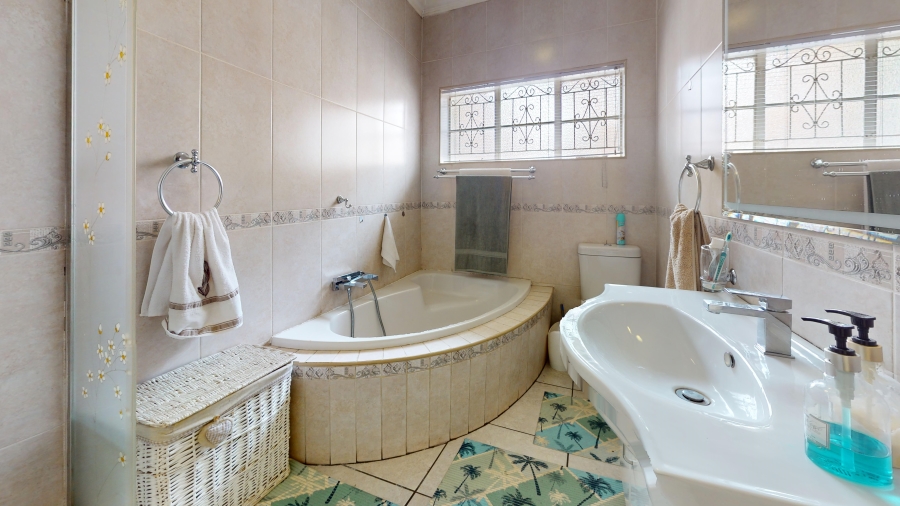 4 Bedroom Property for Sale in Witfield Gauteng