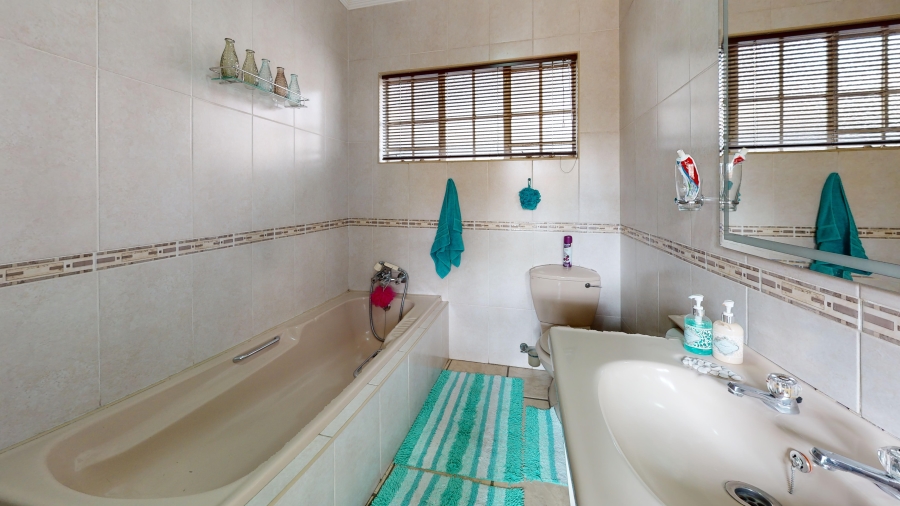 4 Bedroom Property for Sale in Witfield Gauteng