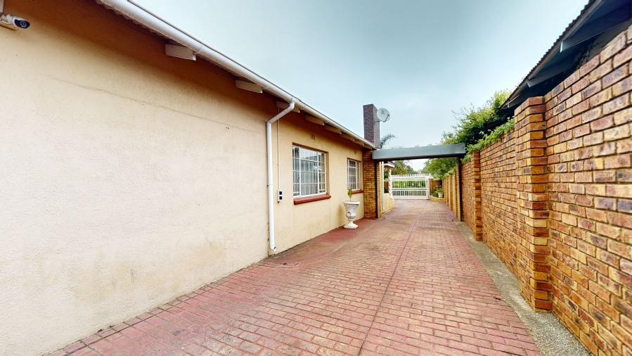 4 Bedroom Property for Sale in Witfield Gauteng