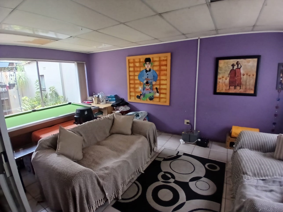 6 Bedroom Property for Sale in Lambton Gauteng