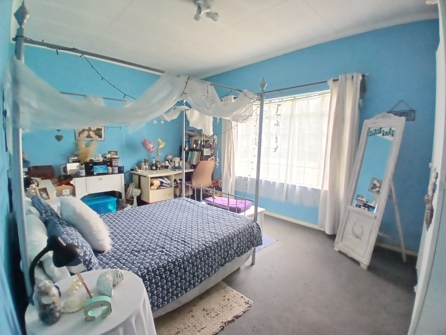 6 Bedroom Property for Sale in Lambton Gauteng