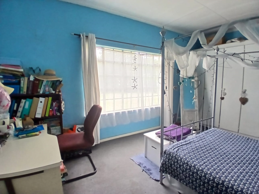 6 Bedroom Property for Sale in Lambton Gauteng