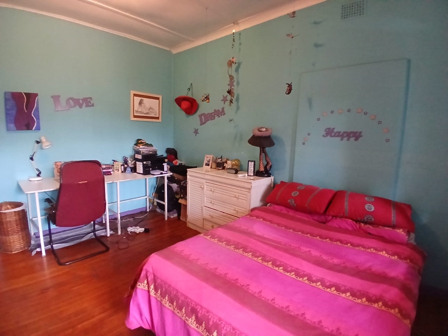 6 Bedroom Property for Sale in Lambton Gauteng