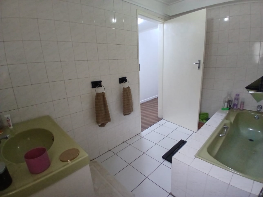 6 Bedroom Property for Sale in Lambton Gauteng