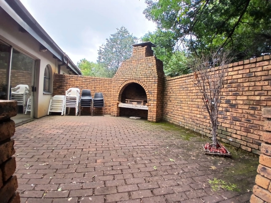 6 Bedroom Property for Sale in Lambton Gauteng
