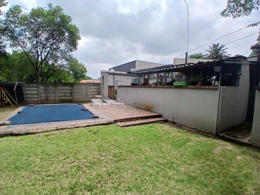 6 Bedroom Property for Sale in Lambton Gauteng
