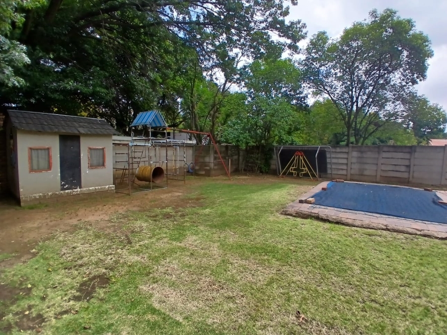 6 Bedroom Property for Sale in Lambton Gauteng
