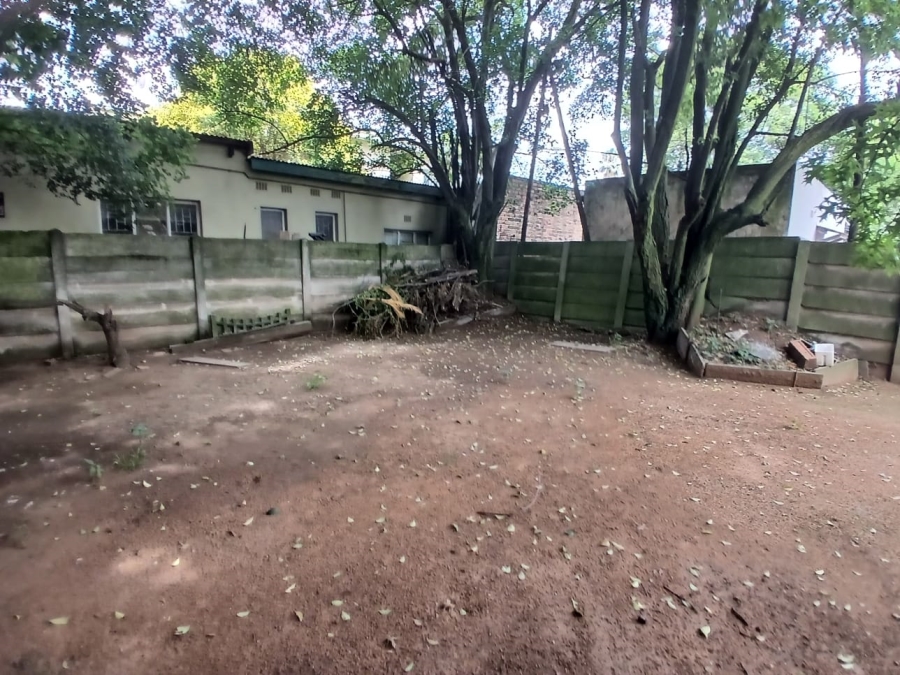 6 Bedroom Property for Sale in Lambton Gauteng