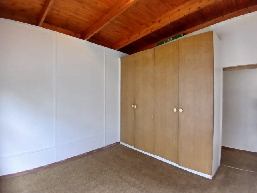 6 Bedroom Property for Sale in Lambton Gauteng