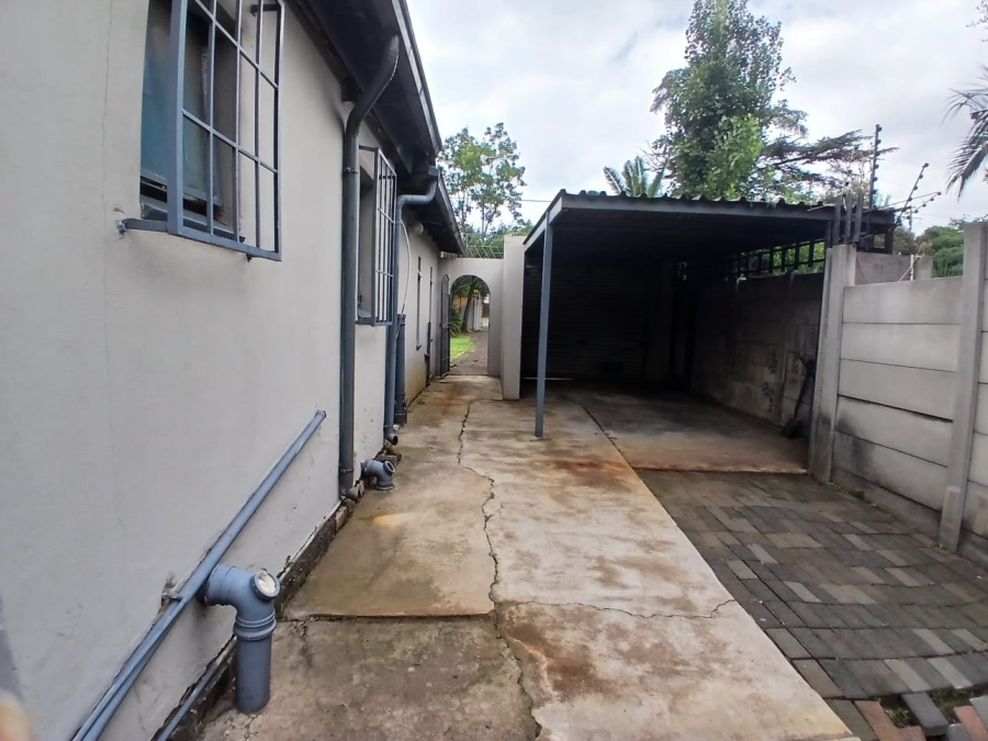 6 Bedroom Property for Sale in Lambton Gauteng