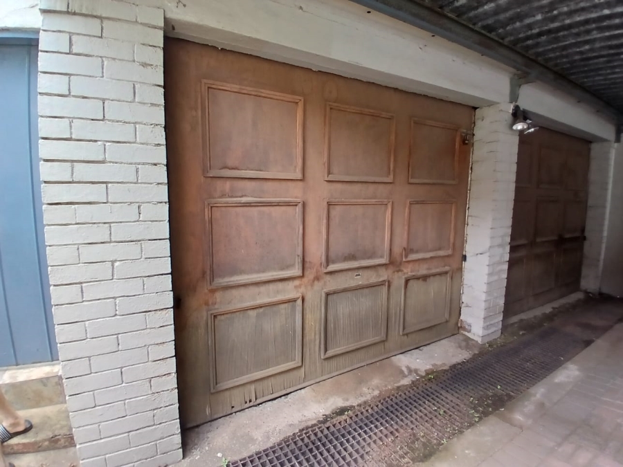 6 Bedroom Property for Sale in Lambton Gauteng