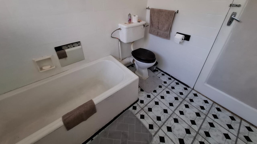 6 Bedroom Property for Sale in Lambton Gauteng