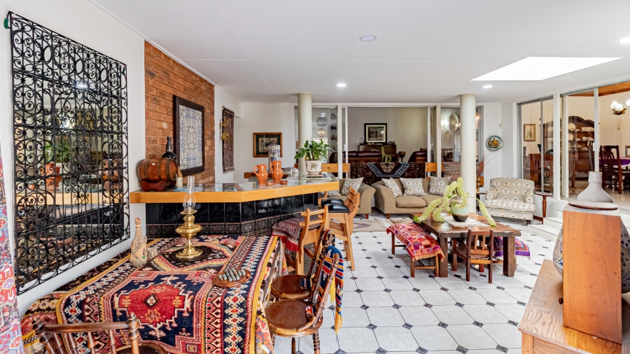 5 Bedroom Property for Sale in Moreleta Park Gauteng