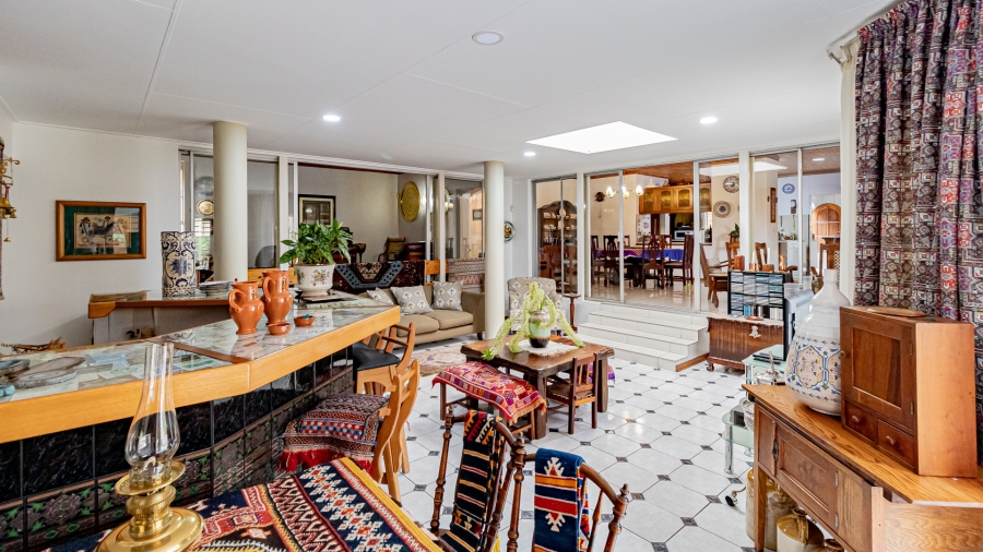 5 Bedroom Property for Sale in Moreleta Park Gauteng