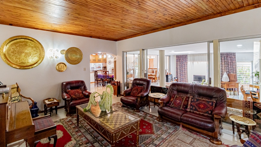 5 Bedroom Property for Sale in Moreleta Park Gauteng