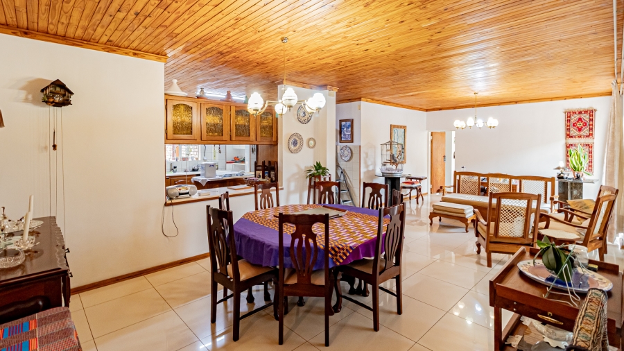 5 Bedroom Property for Sale in Moreleta Park Gauteng