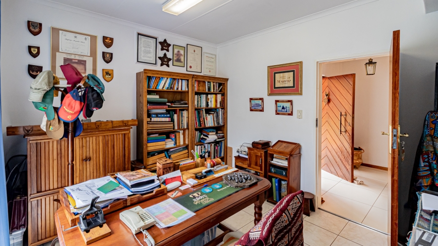 5 Bedroom Property for Sale in Moreleta Park Gauteng