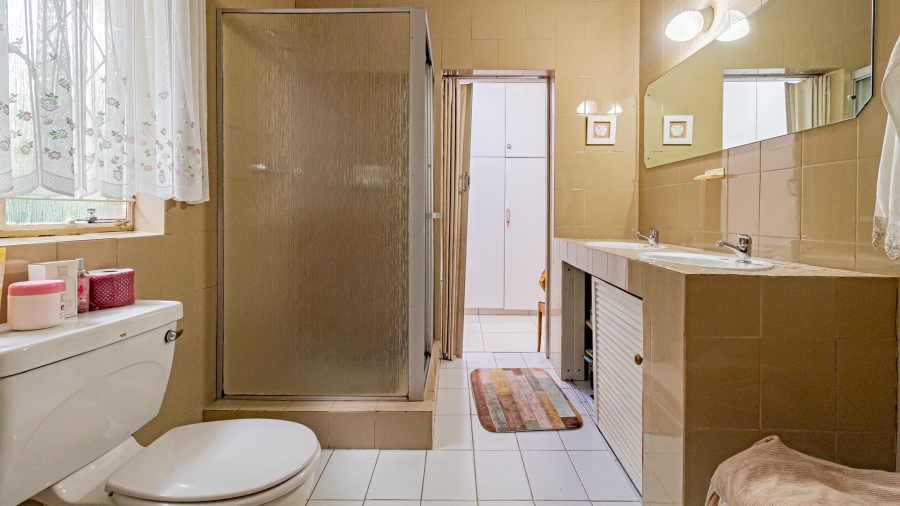 5 Bedroom Property for Sale in Moreleta Park Gauteng