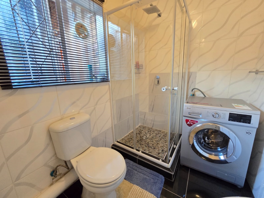 3 Bedroom Property for Sale in Bassonia Gauteng