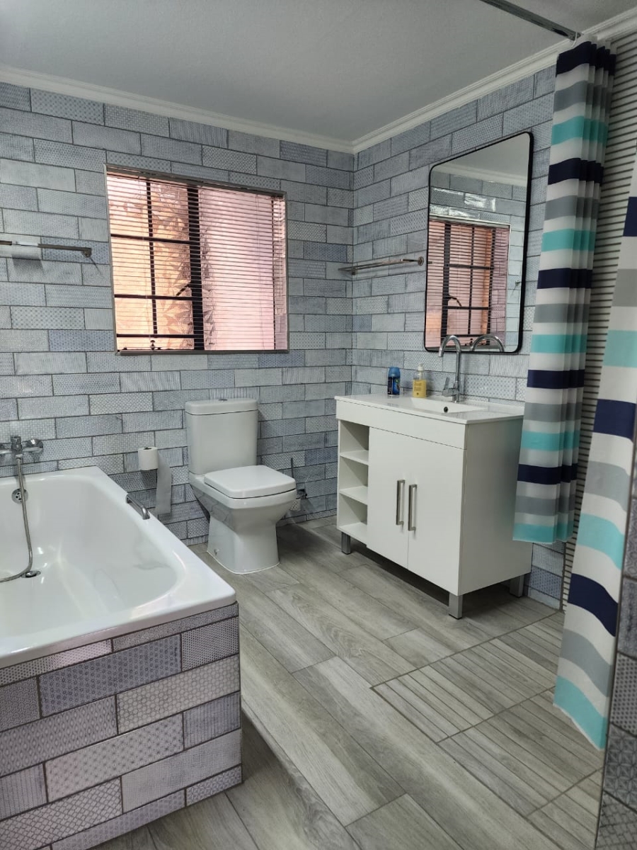 2 Bedroom Property for Sale in Wapadrand Gauteng