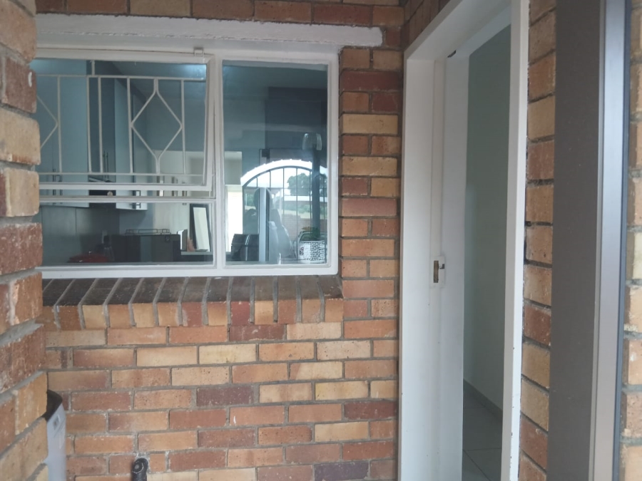 2 Bedroom Property for Sale in Buccleuch Gauteng