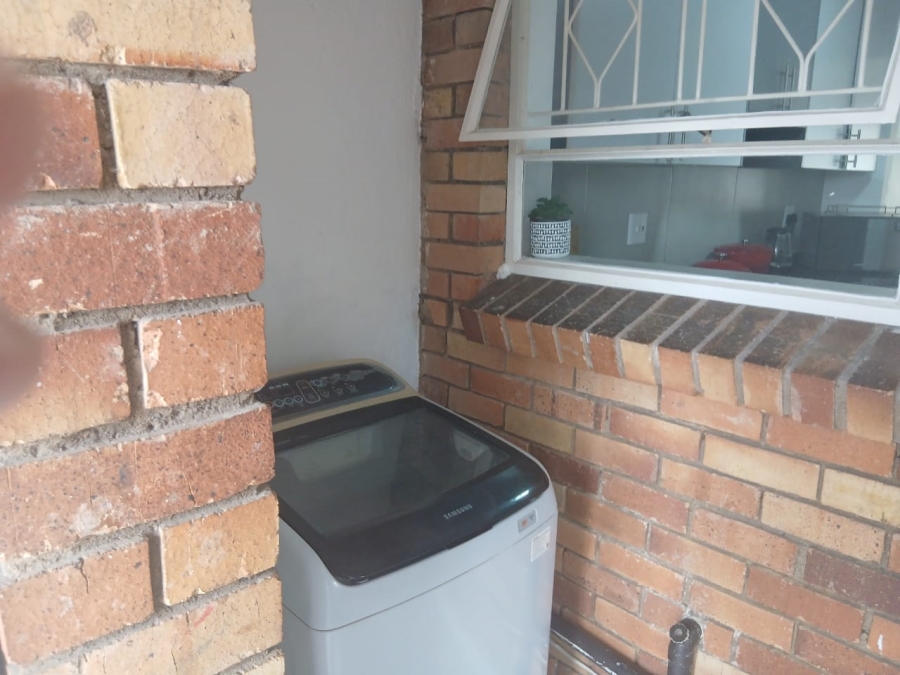 2 Bedroom Property for Sale in Buccleuch Gauteng