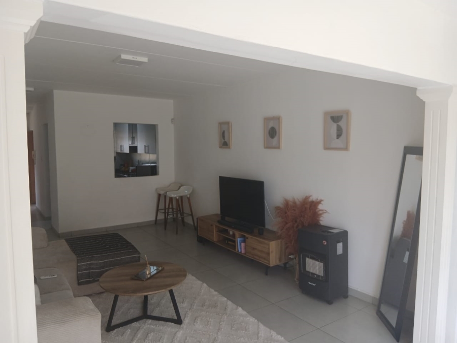 2 Bedroom Property for Sale in Buccleuch Gauteng