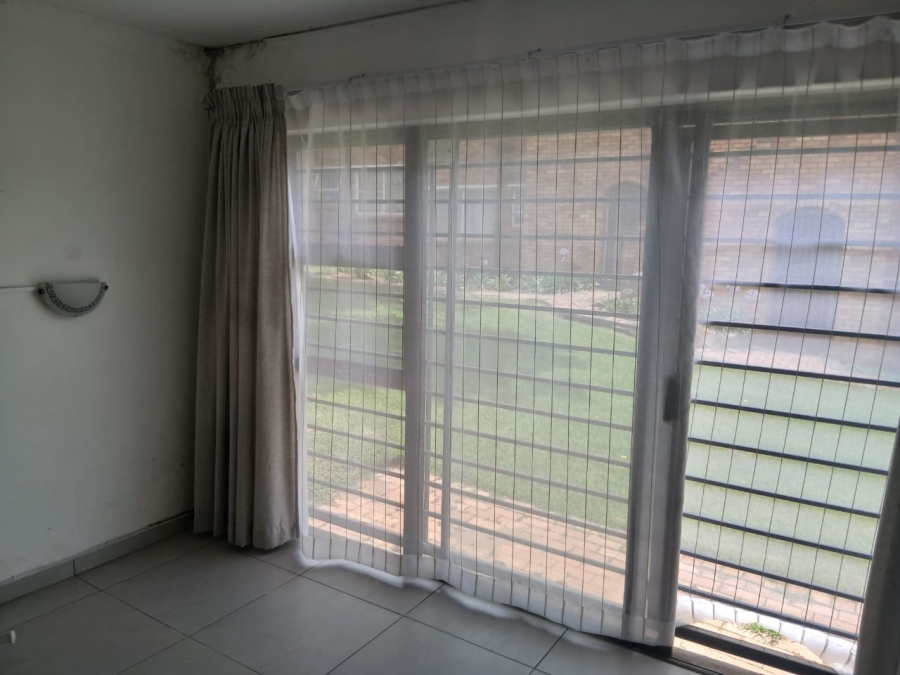 2 Bedroom Property for Sale in Buccleuch Gauteng