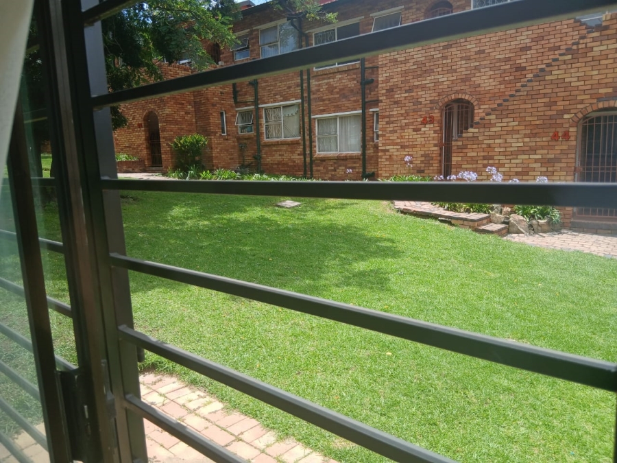 2 Bedroom Property for Sale in Buccleuch Gauteng