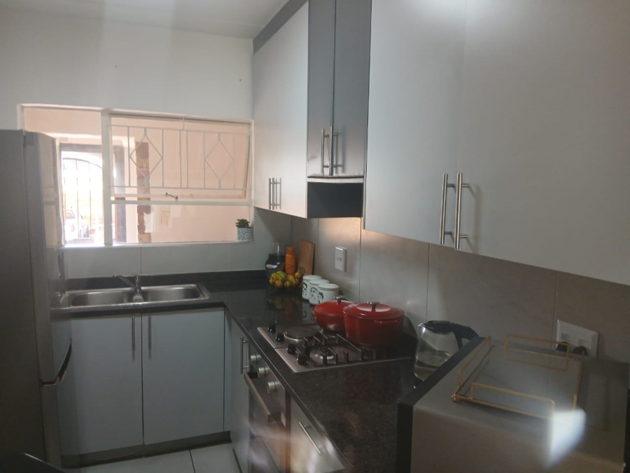 2 Bedroom Property for Sale in Buccleuch Gauteng
