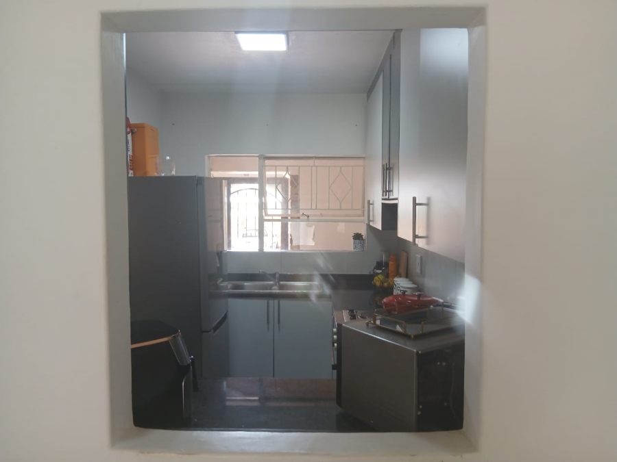 2 Bedroom Property for Sale in Buccleuch Gauteng