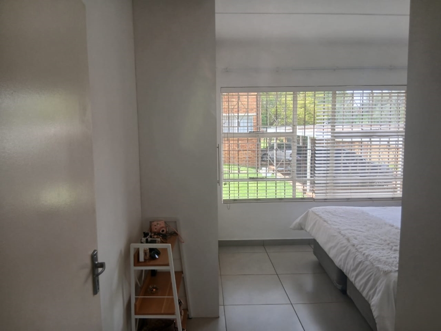 2 Bedroom Property for Sale in Buccleuch Gauteng