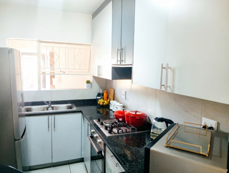 2 Bedroom Property for Sale in Buccleuch Gauteng