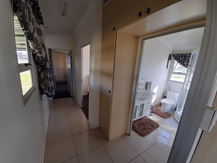 To Let 2 Bedroom Property for Rent in Lochvaal Gauteng