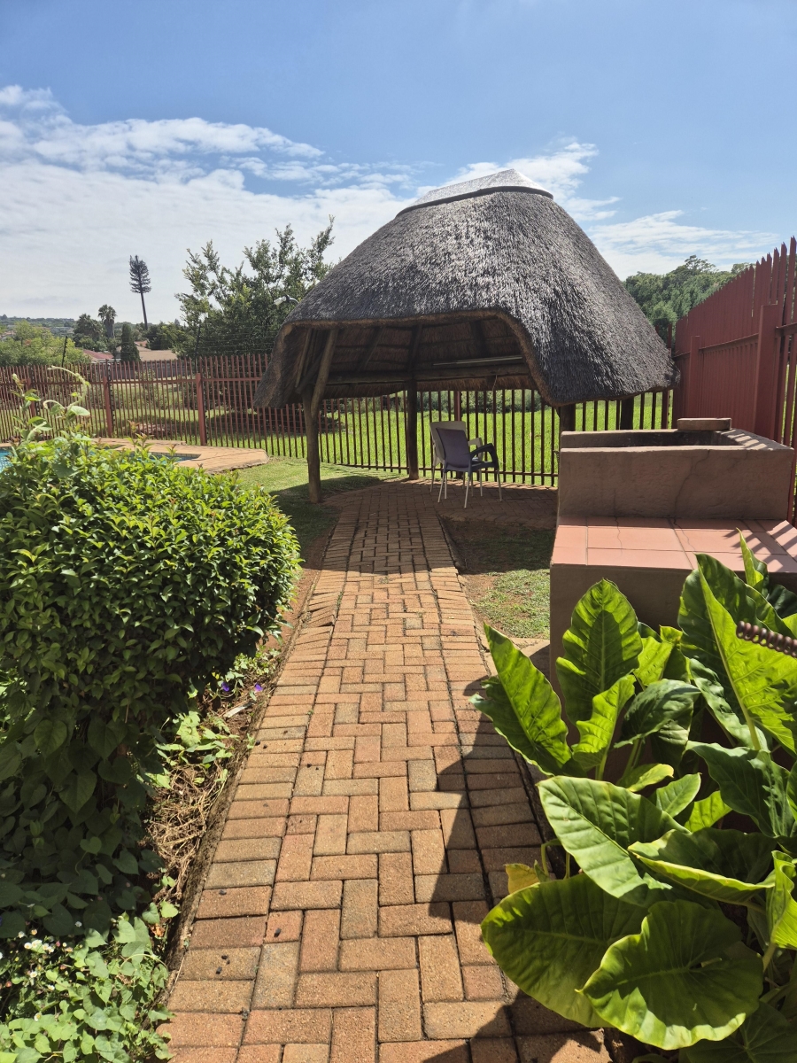 2 Bedroom Property for Sale in Glenvista Gauteng
