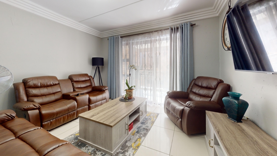 2 Bedroom Property for Sale in Ravenswood Gauteng