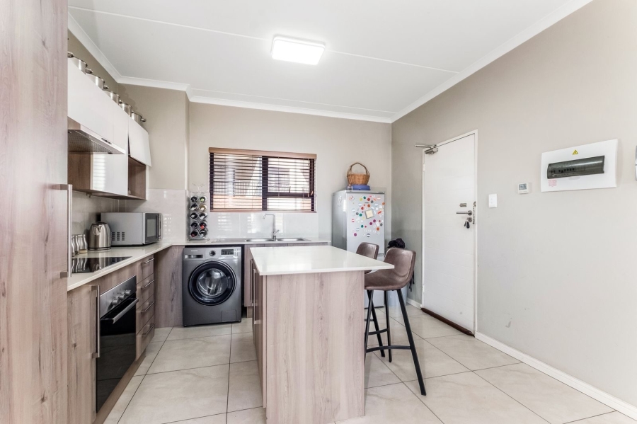 To Let 2 Bedroom Property for Rent in Noordhang Gauteng