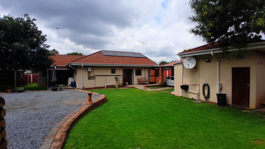 3 Bedroom Property for Sale in Moregloed Gauteng