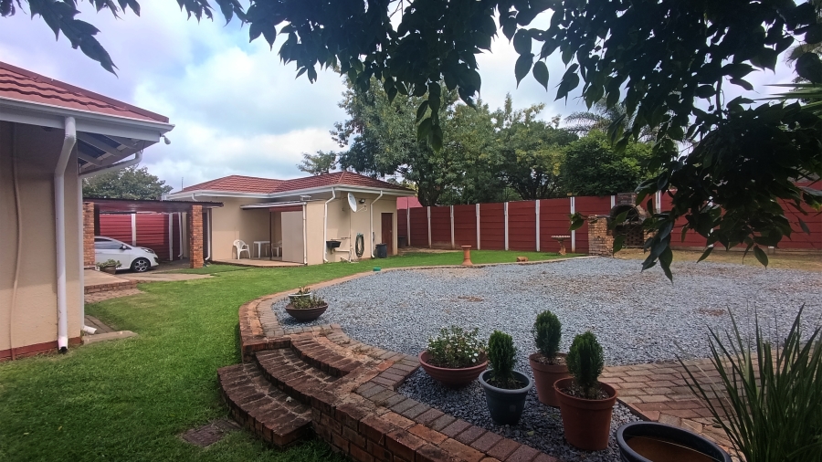 3 Bedroom Property for Sale in Moregloed Gauteng
