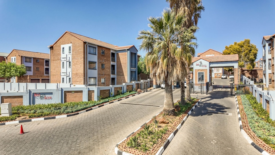 1 Bedroom Property for Sale in Vorna Valley Gauteng