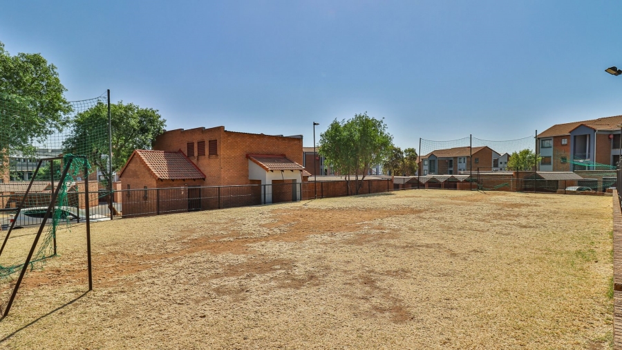 1 Bedroom Property for Sale in Vorna Valley Gauteng