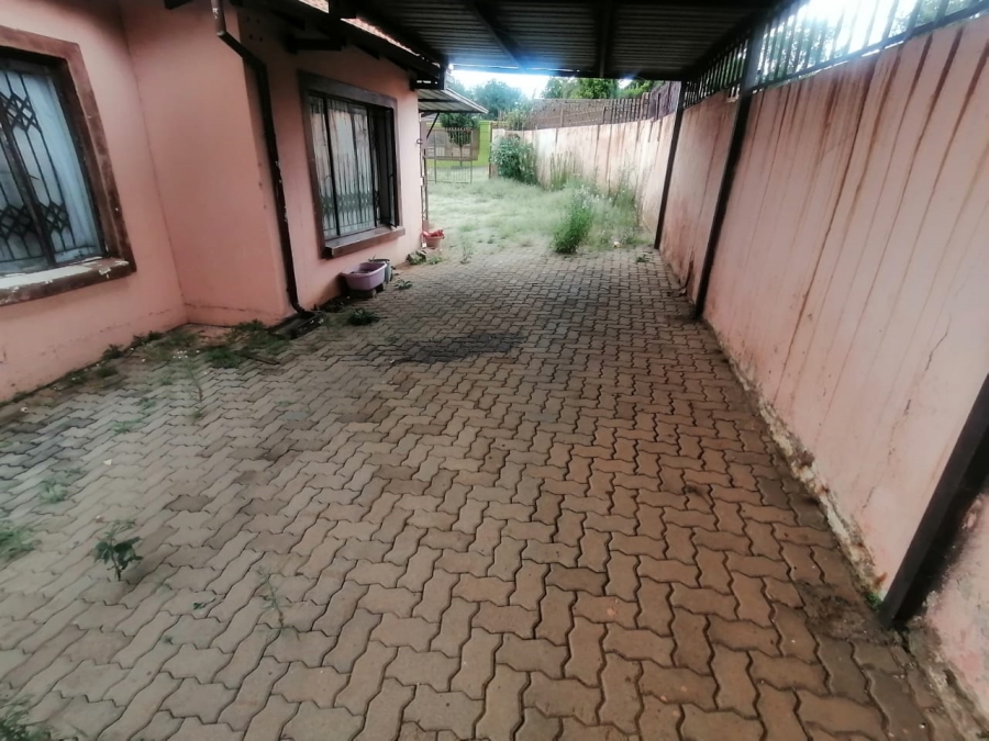 3 Bedroom Property for Sale in Lotus Gardens Gauteng