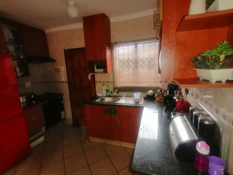 3 Bedroom Property for Sale in Lotus Gardens Gauteng