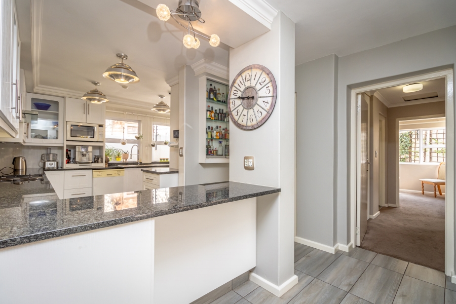 5 Bedroom Property for Sale in Magaliessig Gauteng