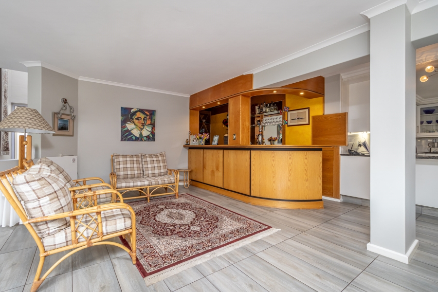 5 Bedroom Property for Sale in Magaliessig Gauteng