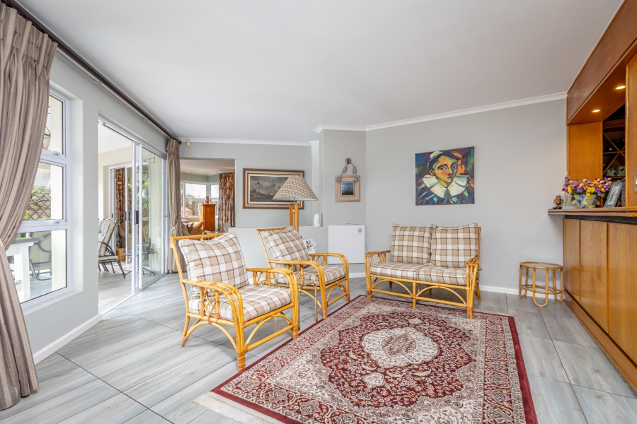 5 Bedroom Property for Sale in Magaliessig Gauteng