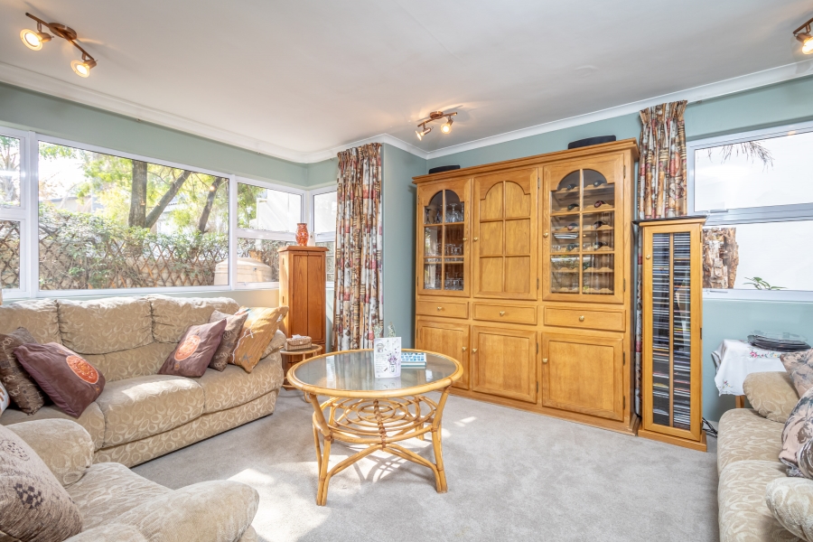 5 Bedroom Property for Sale in Magaliessig Gauteng